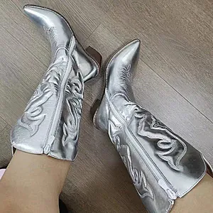 Bottes de Cowboy Brodées en Cuir Synthétique Métallique pour Femmes Bout Pointu Talon Bloc Mi-Mollet Bottes Martin