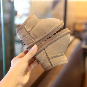 Bottes de Neige pour Bébé Nourrisson Hiver Chaud Doublé Peluche Chaussures Daim de Vache Semelle Souple Antidérapant
