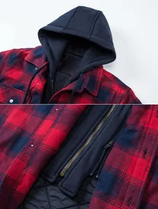 Detailansicht der roten Karo-Kapuzenjacke mit abnehmbarer Kapuze und Reißverschluss.