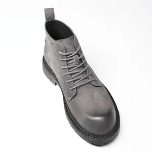 Herren Martin Boots mit dicker Sohle und runder Kappe in grauem Lederdesign.