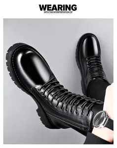 Detailansicht schwarzer hoher Martin Boots mit seitlichem Reißverschluss und Schnürung