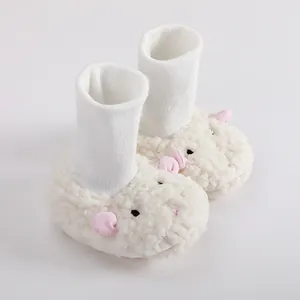 Bottes de bébé en polaire blanche avec motif d'agneau mignon pour nourrissons