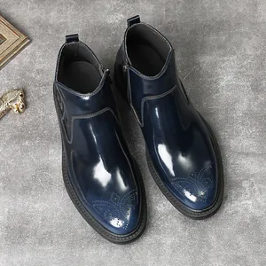 Bottines Chelsea Brogue pour hommes en cuir poli bleu marine avec détails