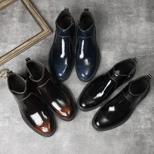 Bottines Chelsea en cuir verni pour hommes avec perforations richelieu en trois coloris