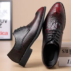 Stilvolle Herren Business-Freizeitschuhe aus Leder mit rotem Krokodilmuster-Verlauf