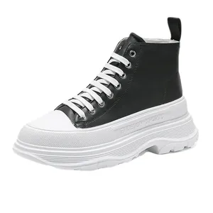 Stivali alla moda alti da uomo in bianco e nero con suola platform spessa e robusta