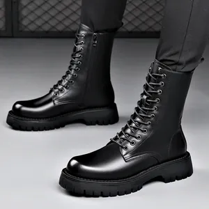 Stilvolle Herren Martin Boots in Schwarz mit seitlichem Reißverschluss und Plateausohle