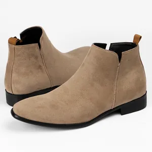 Stivaletti Chelsea da uomo in pelle scamosciata beige con elegante punta quadrata