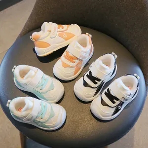Warme gefütterte Lauflernschuhe für Kleinkinder mit wasserfestem Leder und weicher Sohle