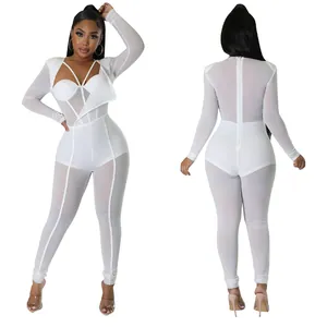 Vues détaillées avant et arrière d'une combinaison sexy blanche en maille transparente