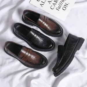 Heren Zakelijk Casual Loafers Slip-on Britse Stijl Ronde Neus Handgepakte Textuur Gerecycled Leer Dikke Zool Schoenen