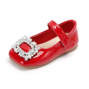 Élégantes chaussures Mary Jane rouges en cuir verni pour filles avec boucle en strass