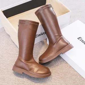 Stilvolle braune Lederstiefel für Mädchen mit Reißverschluss hinten und warmem Futter