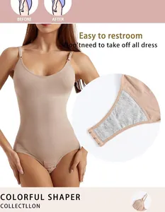 Detalle de faja body sin costuras con práctico cierre de corchetes en la entrepierna