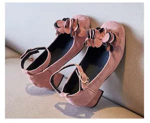 Elegante rosa Mädchenschuhe mit 3D-Blumendetail und Knöchelriemen