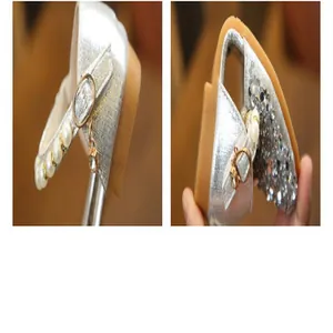 Détail de ballerines argentées pour filles avec strass et perles élégantes de princesse