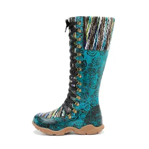 Vintage türkisfarbener Kniestiefel aus Leder mit Blumenmuster, Strick-Patchwork und Schnürung Seite
