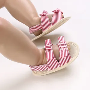 Rood-wit gestreepte baby sandalen met strik detail en zachte zool voor peuters