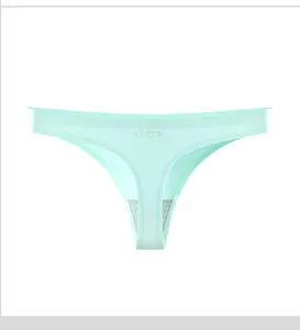 Vue détaillée du string sans couture en soie glacée vert menthe pour femme, taille basse