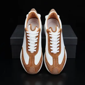 Baskets pour hommes en cuir véritable de couleur tan et blanc pour le jogging de printemps