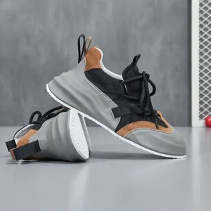 Stylische klobige Dad-Schuhe für Herren mit echten Lederdetails im Color-Block-Design