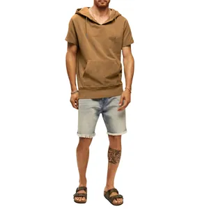 T-shirt à capuche beige à manches courtes pour hommes avec poche kangourou devant