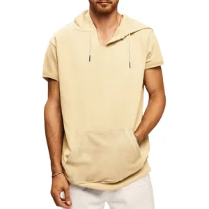 Détail d'un sweat à capuche sans manches pour homme beige pour le sport décontracté