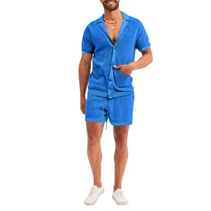 Vooraanzicht van een heren set met blauw mesh overhemd en een bijpassende short