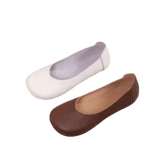Ballerine da donna in pelle a punta tonda bianche e marroni, scarpe comode da infilare.