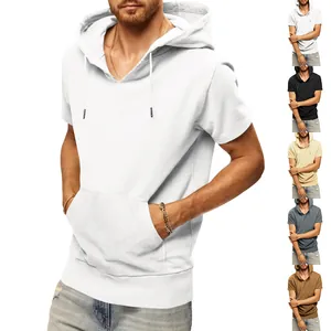 Vue détaillée d'un gilet à capuche pour homme à manches courtes en plusieurs coloris