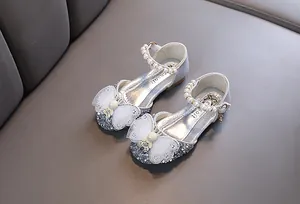 Elegante silberne Glitzer-Prinzessin-Schuhe für Mädchen mit Perlenriemen und Schleifen