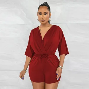 Modischer roter Jumpsuit mit V-Ausschnitt, elastischem Bund und Schleife für die Freizeit