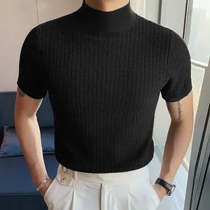 T-shirt en maille à col montant pour homme, coupe ajustée noire, vue détaillée.