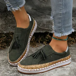 Mocassins à plateforme vert foncé pour femmes avec glands et semelle en liège en extérieur
