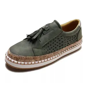 Mocassins verts décontractés pour femmes avec glands et semelle plateforme ajourée