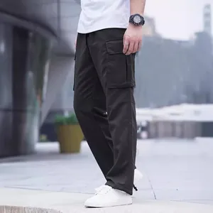 Pantalon cargo pour homme avec cordon de serrage et poches en gris anthracite foncé