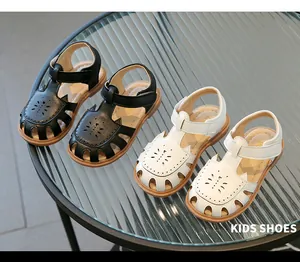 Sandales élégantes noires et blanches à bout fermé pour bébés garçons et filles
