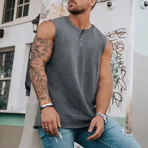 Camiseta sin mangas estilo Henley gris de calidad para hombre, ideal para deporte y moda urbana.
