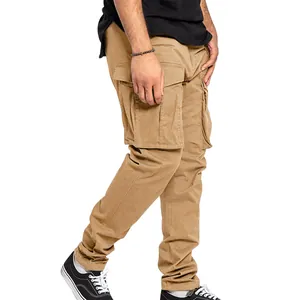 Vue de profil d'un pantalon cargo kaki pour homme avec plusieurs poches tactiques.
