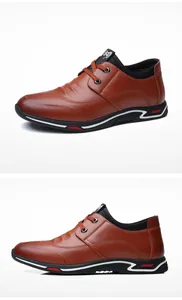 Detalle de zapatos casuales de cuero marrón para hombre con cordones y alza interna.