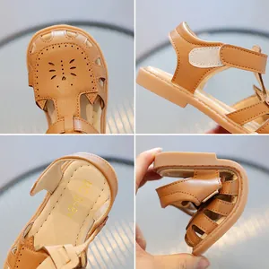 Sandales de plage marron ajourées pour enfants avec semelles souples et flexibles pour bébés