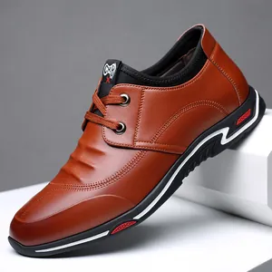 Zapatos casuales de cuero marrón para hombre con plataforma interna oculta y cordones