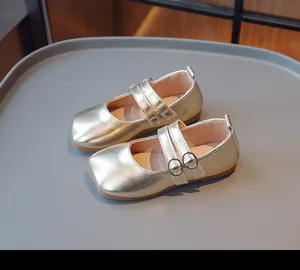 Elegante goldene Prinzessinnenschuhe für Mädchen mit zwei Riemen und quadratischer Zehe