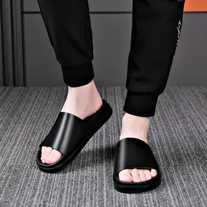 Herren Slipper aus schwarzem Leder mit bequemer weicher Sohle für draußen