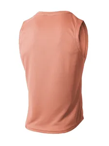 Vista posteriore dettagliata della canotta sportiva da uomo in mesh rosa corallo