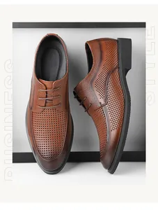 Detailansicht der braunen, perforierten Business-Lederschuhe für Herren im Sommer