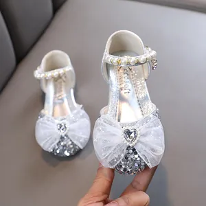 Glitzernde silberne Prinzessinnenschuhe für Mädchen mit Tüllschleife und Perlen
