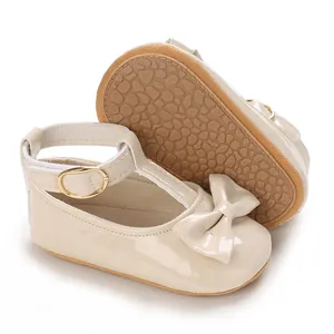 Detailansicht beige Baby Mädchen Lauflernschuhe mit weicher rutschfester Noppensohle