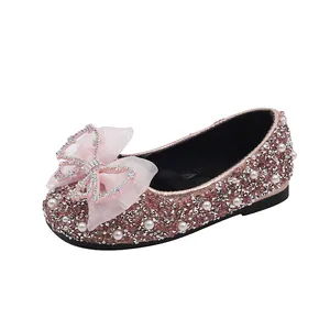 Funkelnde rosa Glitzer-Prinzessinnenschuhe für Mädchen, dekoriert mit Perlen und Schleife
