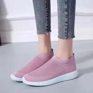 Atmungsaktive rosa Flyknit-Slipper für Damen, besonders leichte und bequeme Freizeitschuhe